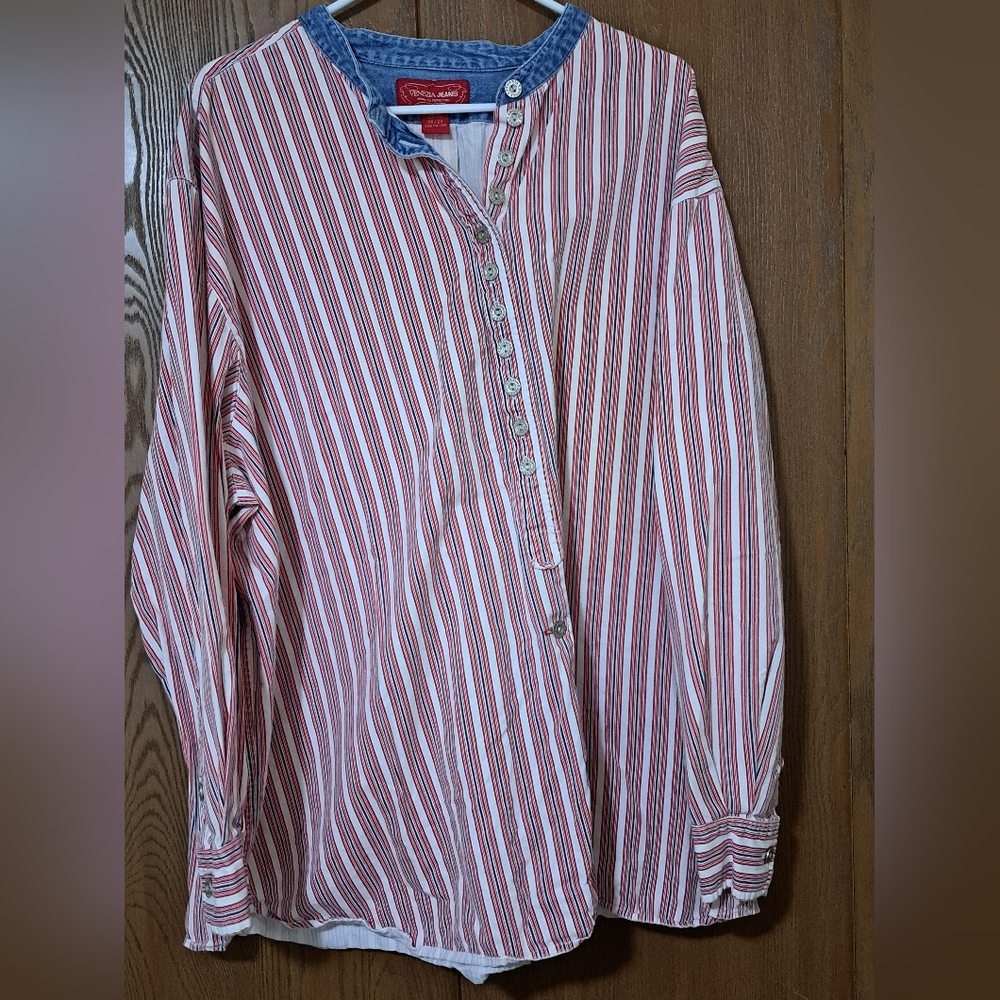 Women's plus size 26/28 striped button up shirt